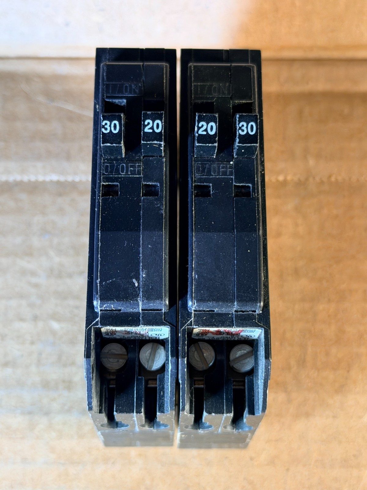SQUARE D QO20303020 Circuit Breaker,30A,Plug In,120/240V,2P 2DG49