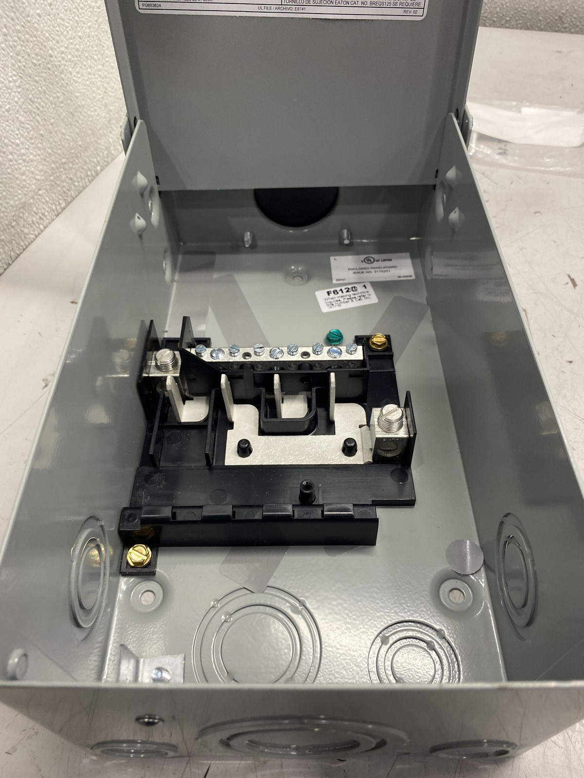 Eaton BR 1″ Loadcenter, 125A, Single-Phase, 8-Pole