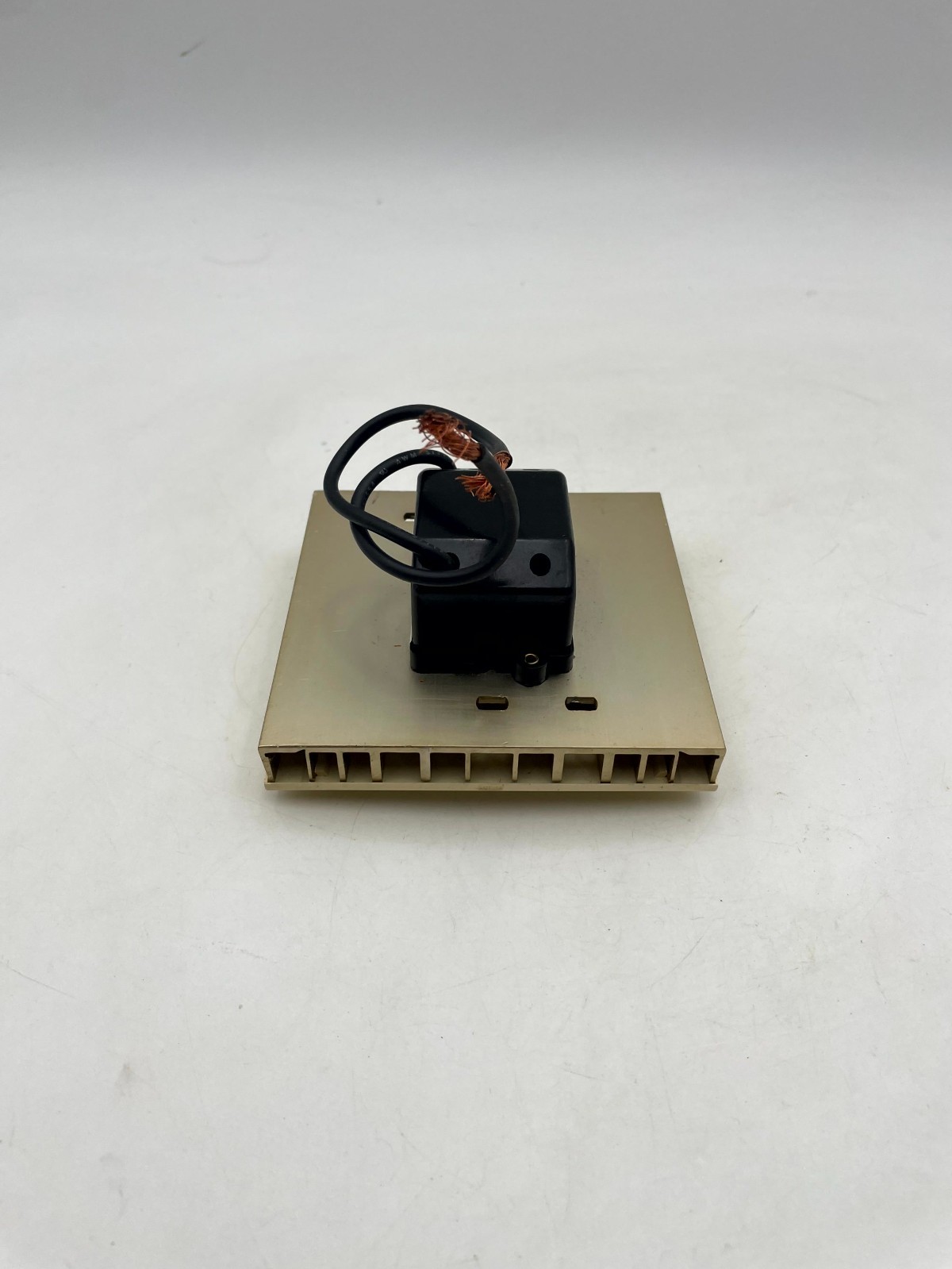 Lutron Centurion C-1500 Single-Pole Dimmer Rotate Beige On-Off 1500 Watts 120V
