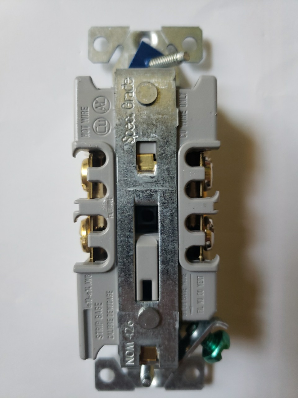 5pc Eaton Commercial Grade White Receptacle Outlet 20A With Covers