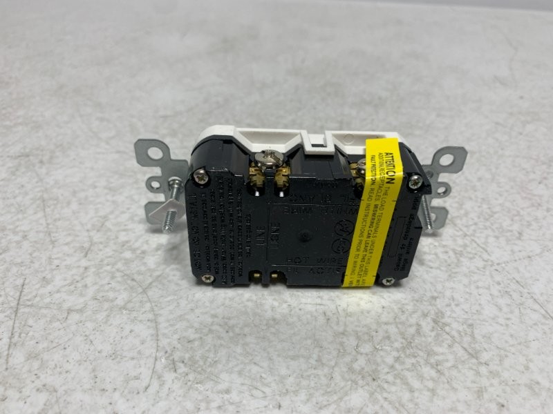 Leviton GFTR2-W GFCI Receptacle 20A 125V