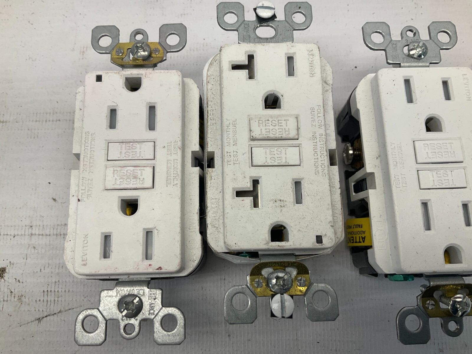 Set Of 3 Eaton NSB SGF15W Outlets GFCI Duplex Receptacle 15A 125V White EA T