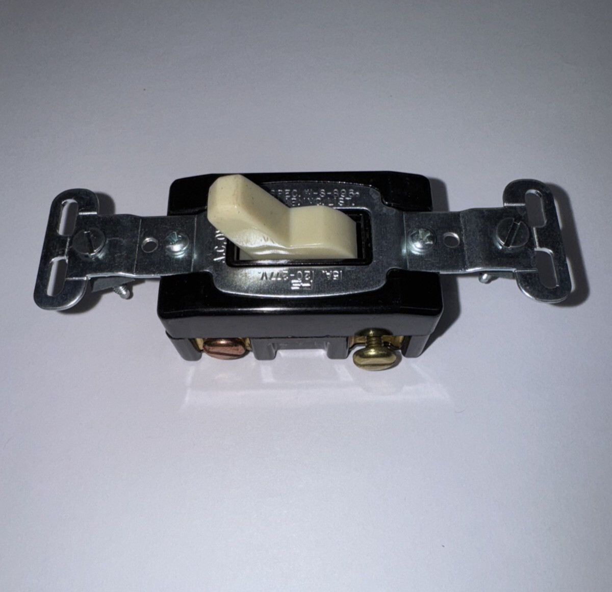 QTY/5 Pass & Seymour 503-I Ivory Three Way Switch 15A 120/277V AC Side Wired