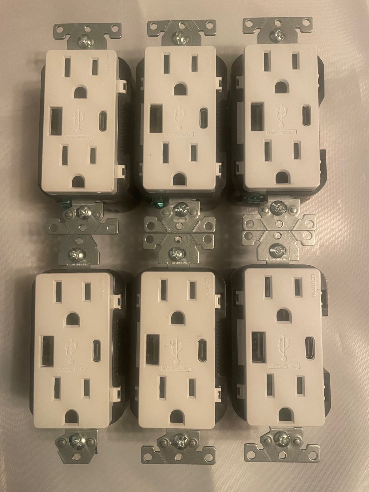 SIX LEVITON OUTLETS T5638-B3W Tamper-Resistant 18W USB-A & USB-C Duplex