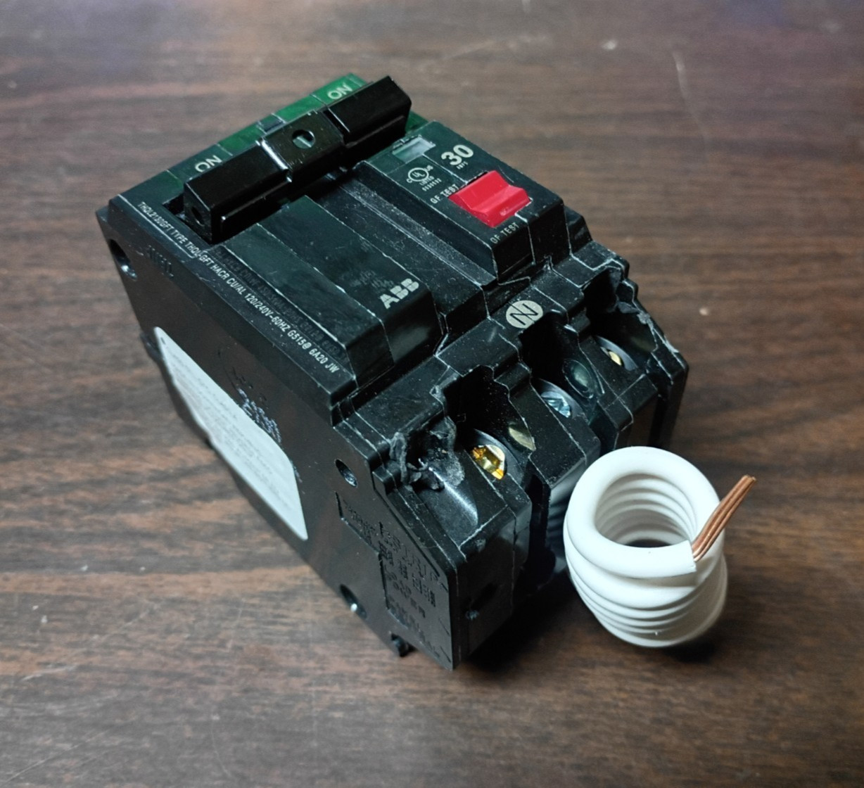 ABB THQL2130GFT CIRCUIT BREAKER GFCI 30 AMP 240V 2-POLE NEW NO BOX