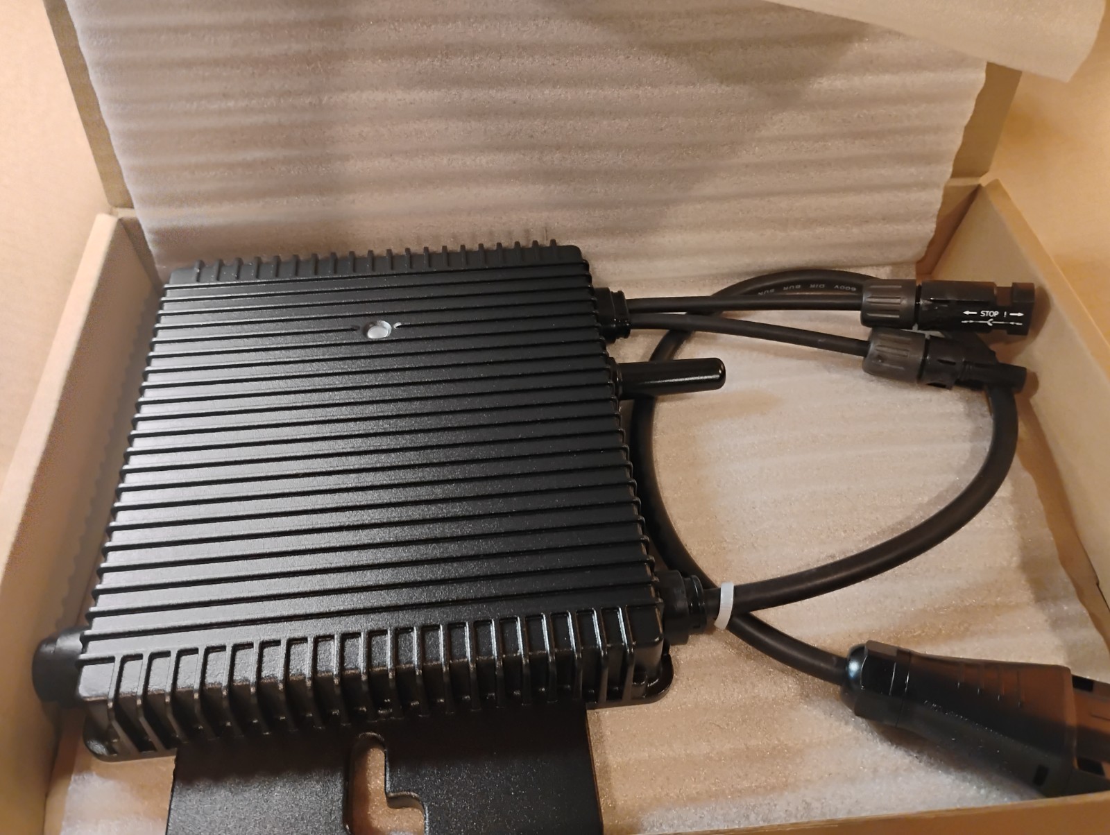 Hoymiles HM-300NT Microinverter 1-in-1 Single Phase Grid Tie – Fast Ship