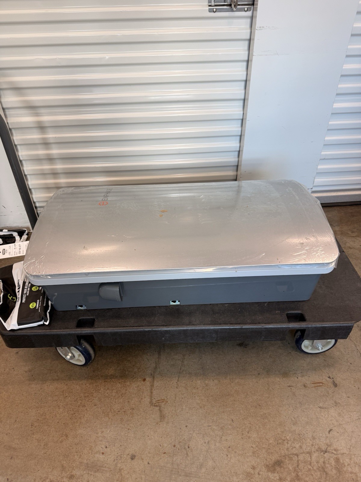 Enphase EP200G101-M240US00 Battery Gray 880-00981 Home Energy Storage Backup