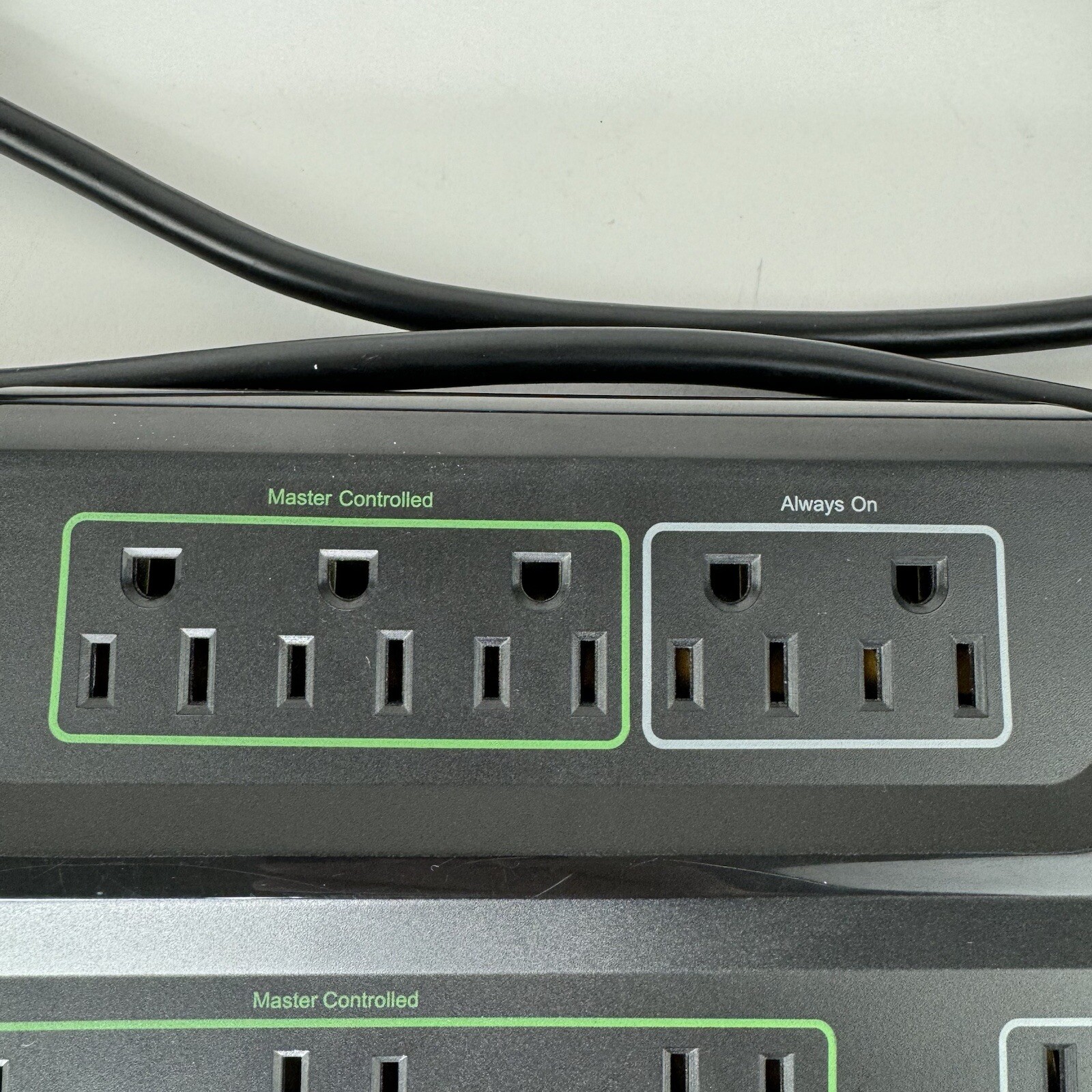 Cyber Power Surge Protector 11 Outlets 8 Foot Cord Energy Saving Mode 15A 125v