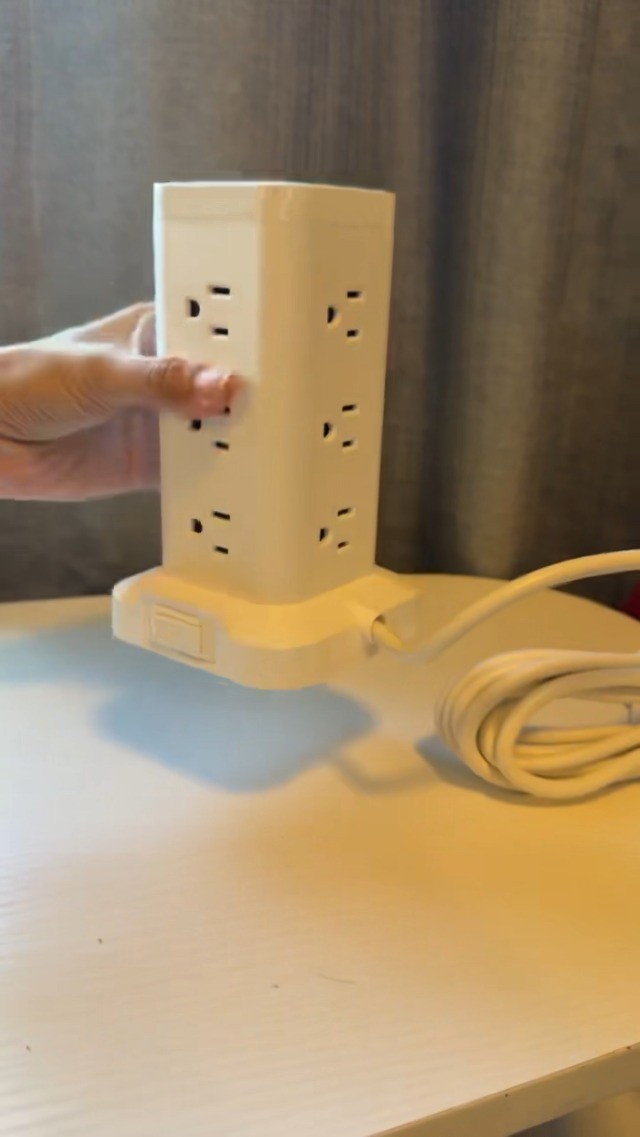 Surge Protector Power Strip Tower 1800J, 12 AC Outlets, 20W USB-C Fast Charging,