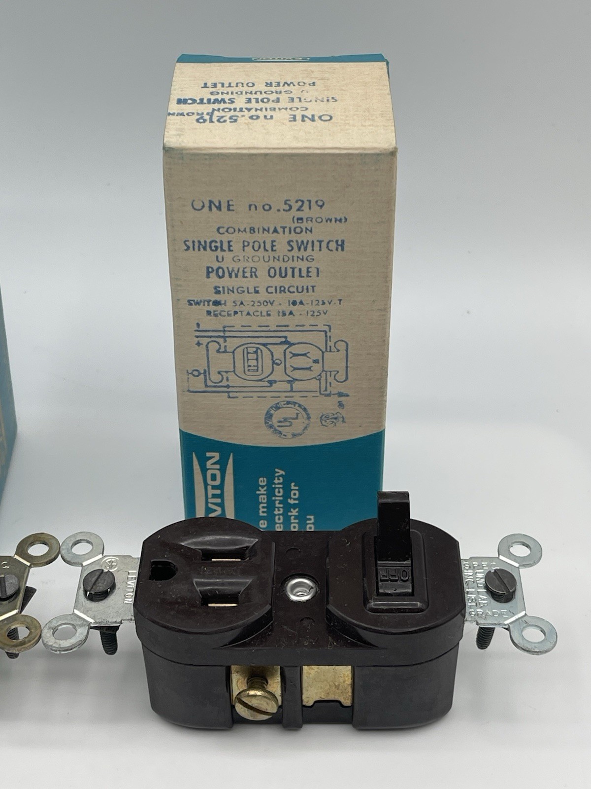 Leviton 5219 Combination Switch Outlet 15A 125V Brown Lot of 2 New Old Stock
