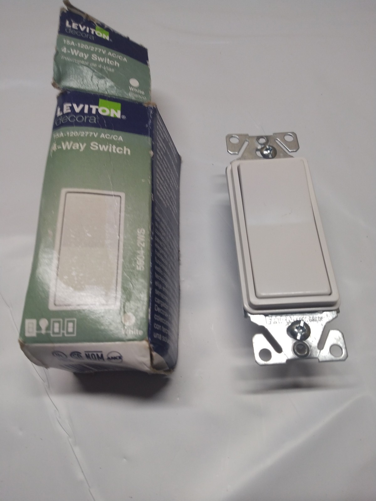 Leviton 5604-2W 15 Amp, 120/277 Volt, Decora Rocker 4-Way AC Quiet Switch,