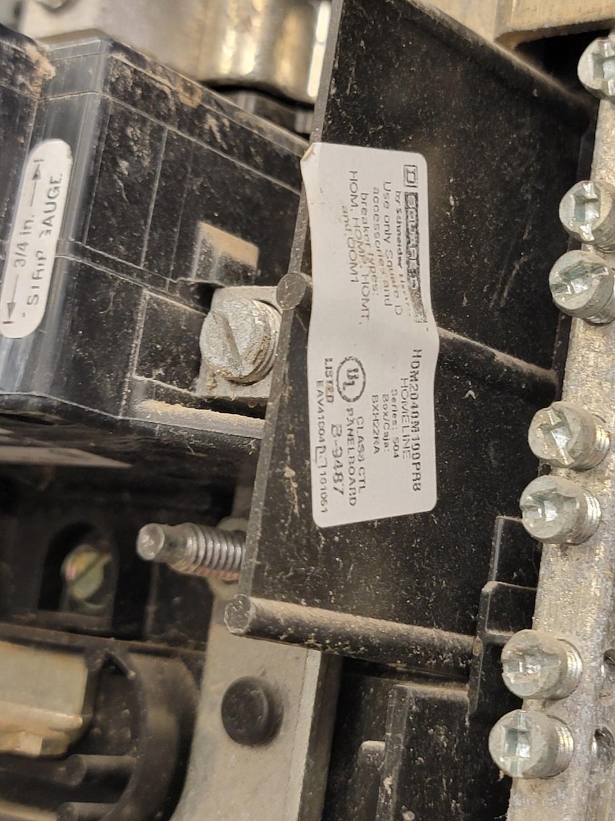 Square D HOM2040M100PRB Homeline Main Breaker Installed Load Center, 40 Poles,
