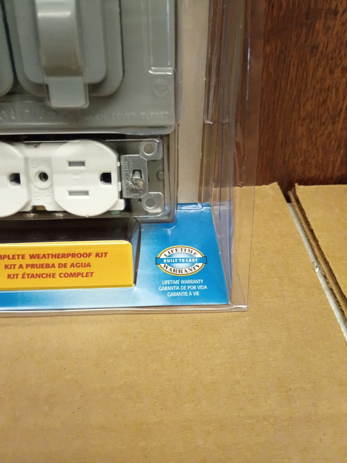 Exterior Duplex Outlet Kit No. CS312WH. 15A, 125 Volts AC Weatherproof NOS