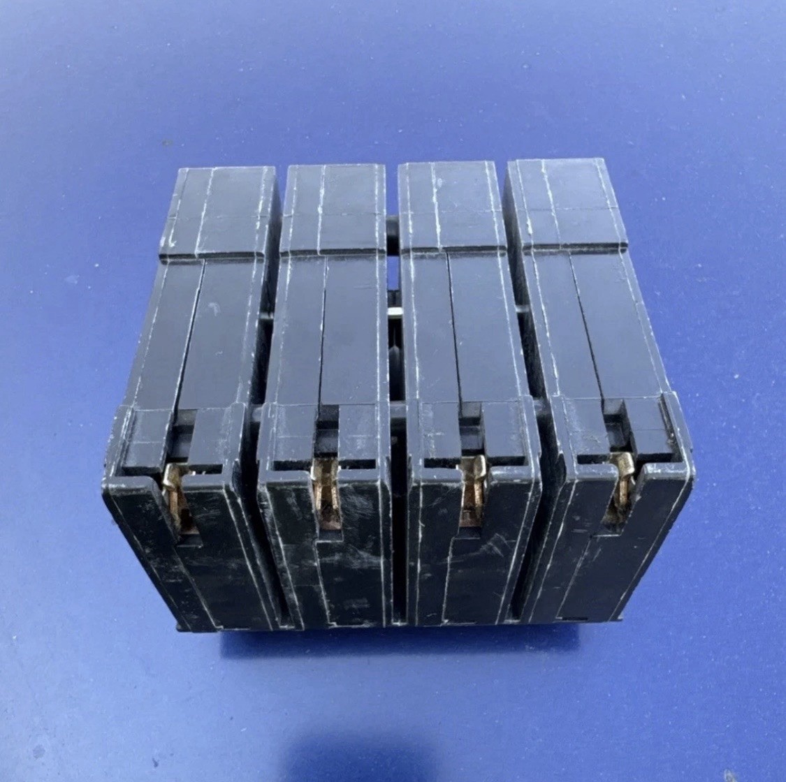 Square D HOM2200 200A 2-Pole Bolt-On Circuit Breaker 120/240V Common Trip ACB