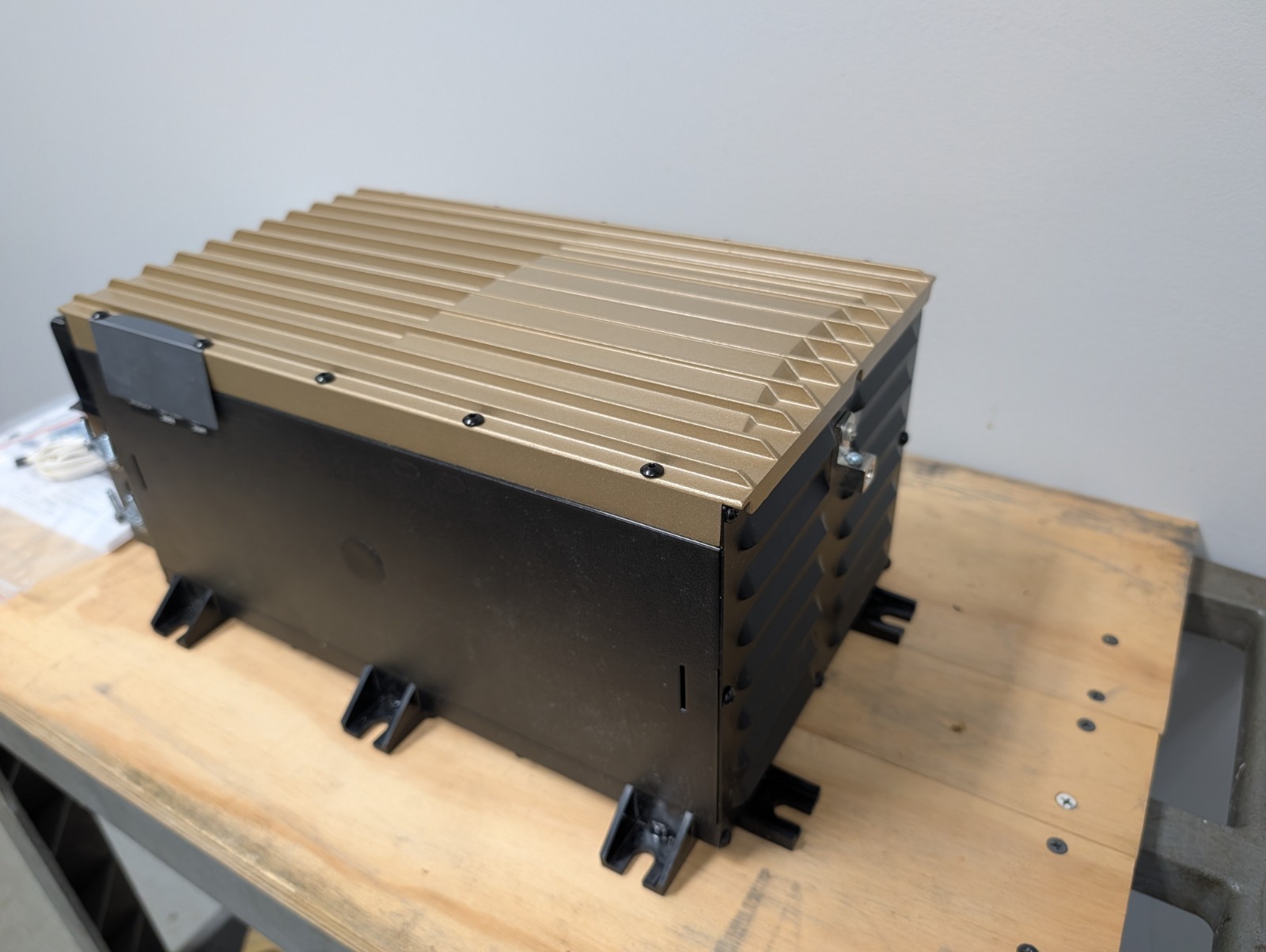 Tripp Lite mrv2012ul 2000w Inverter/Charger 12v UPS Hardwired