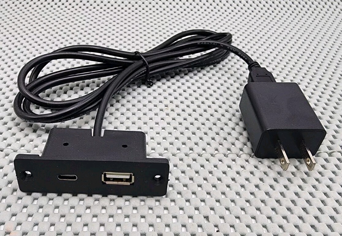 Recessed USB Power Strip Outlet 5V 2.5 meter USB & USB-C Port Charging Sofa