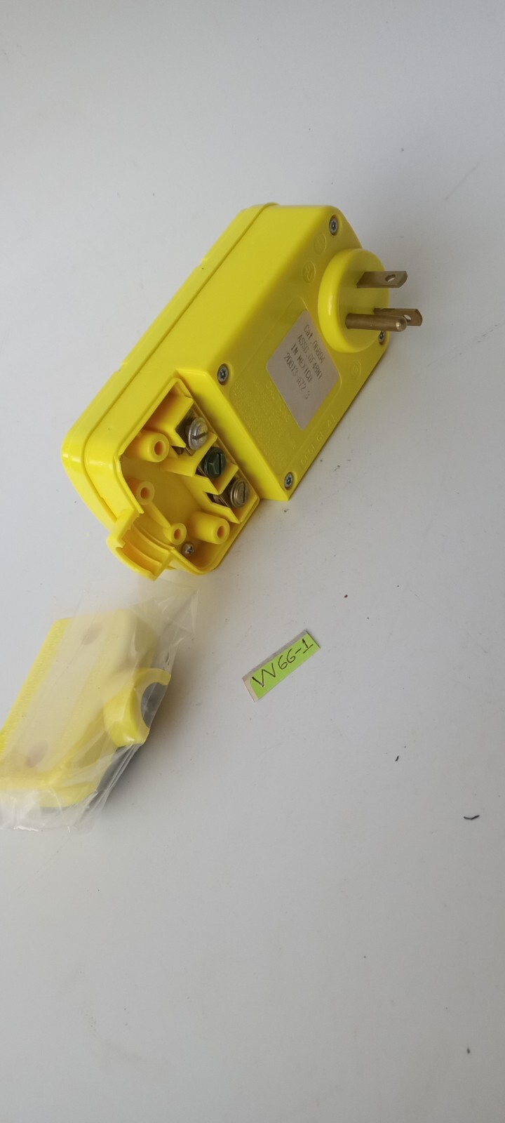 LEVITON 6894 RIGHT ANGLE PLUG IN GFCI MANUAL RESET