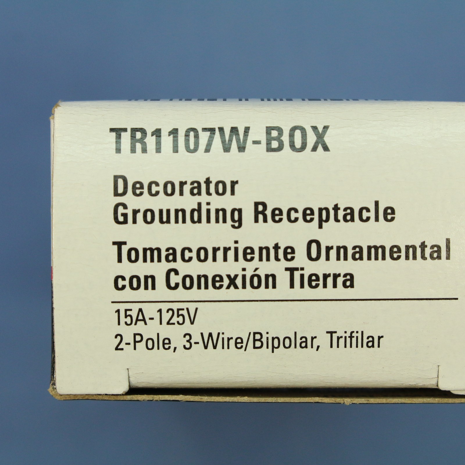 Cooper White TAMPER RESISTANT Duplex Receptacle Outlet NEMA 5-15R 15A TR1107W