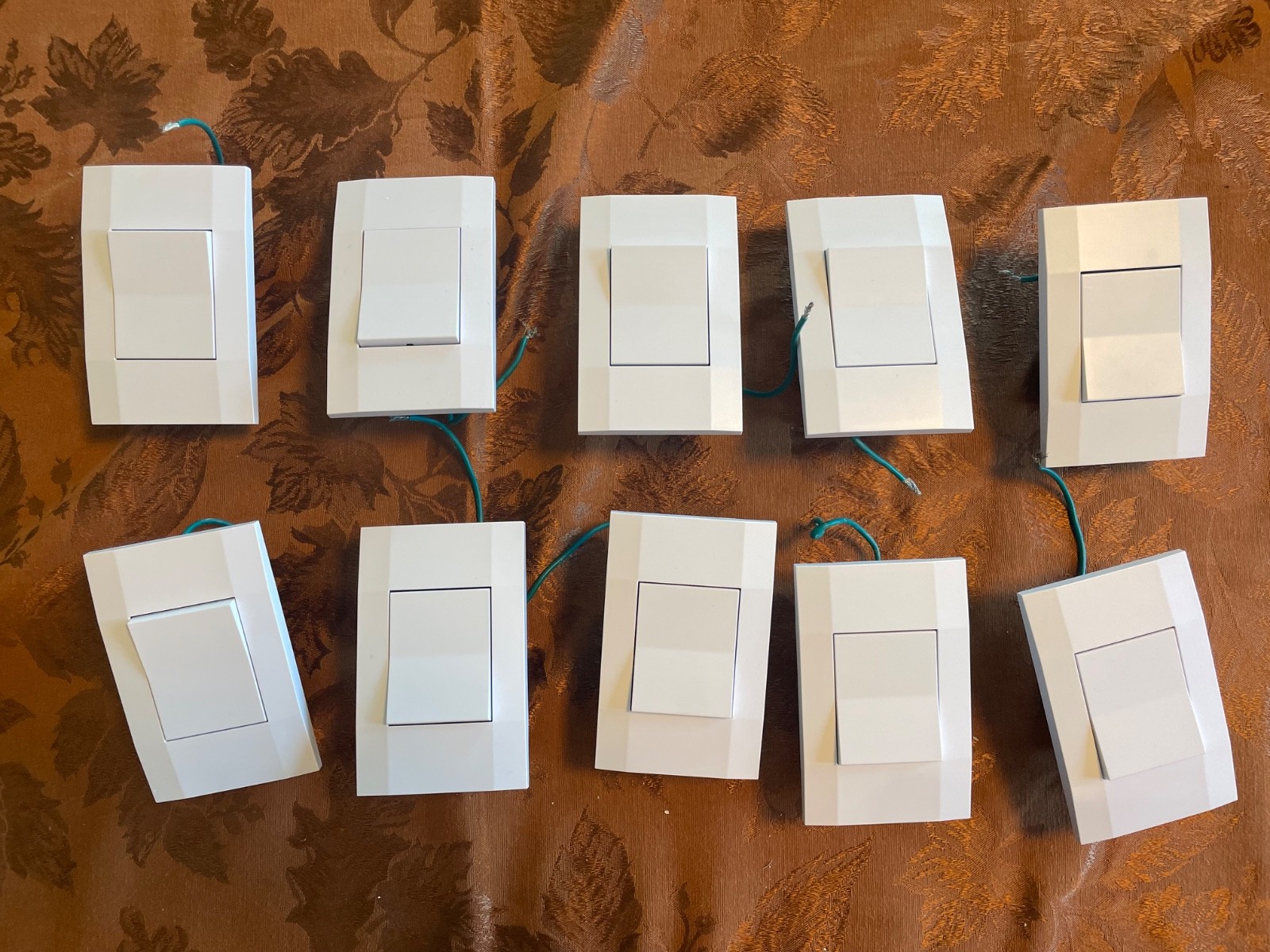 lot of 10 single pole rocker switch DEAKO DS0008 + backplate DS-BP + faceplate