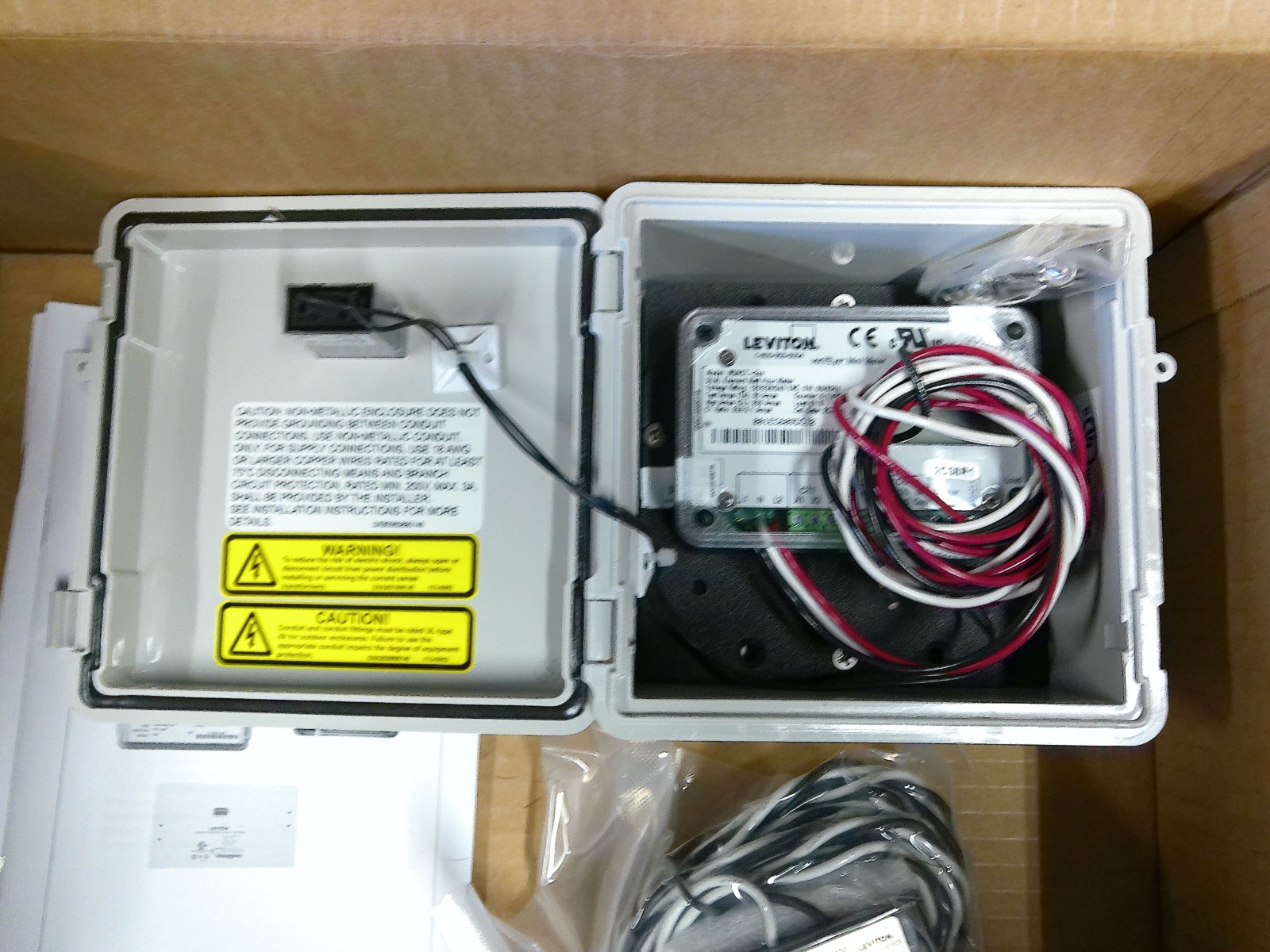 Leviton Outdoor Surface Mount Mechanical Counter 120/208/240V 2P3W 200A 2 Split