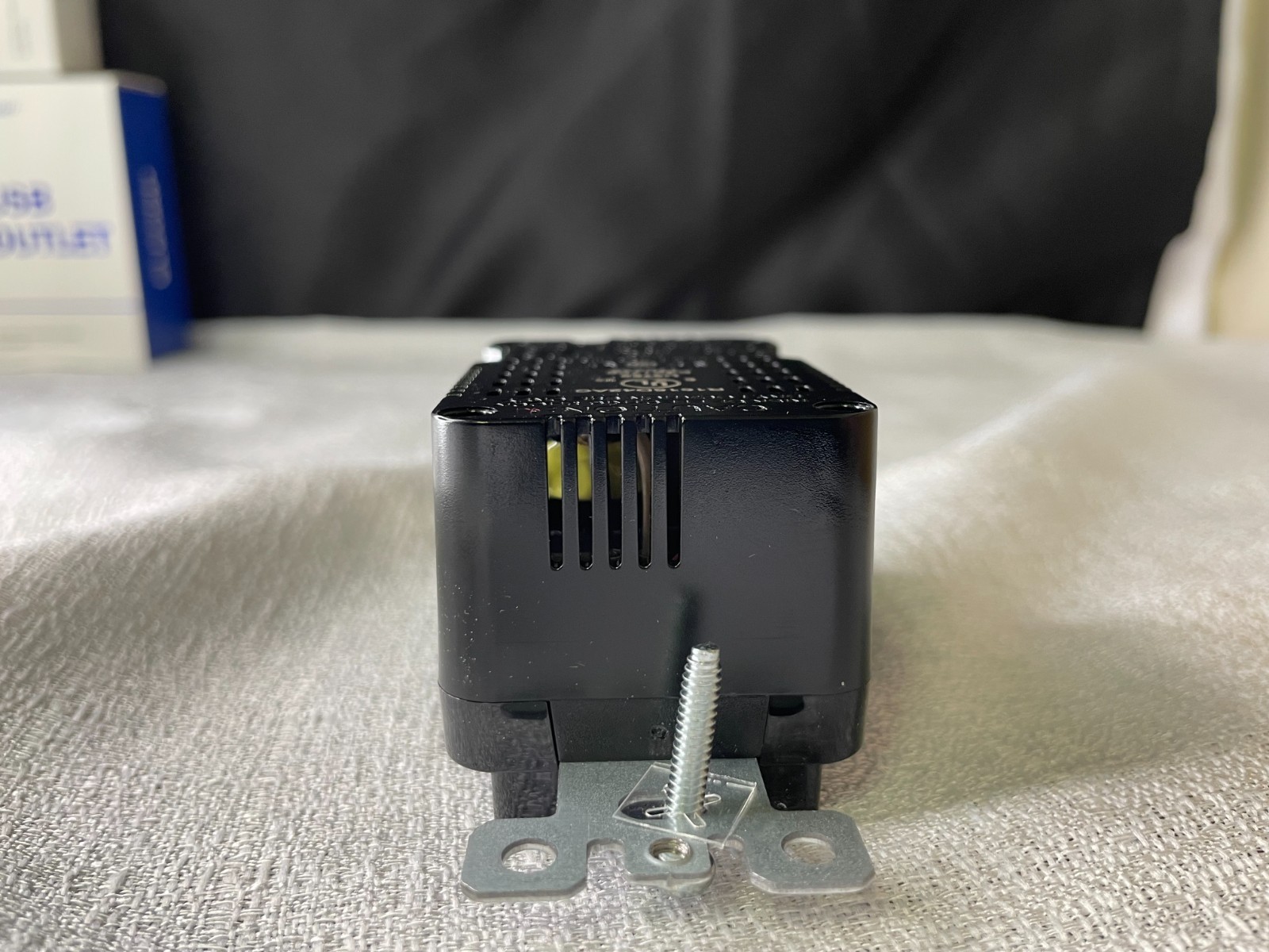 ELEGRP Black 125 Volts 15 Amp 60Hz USB Outlet Receptacles Set Of 6