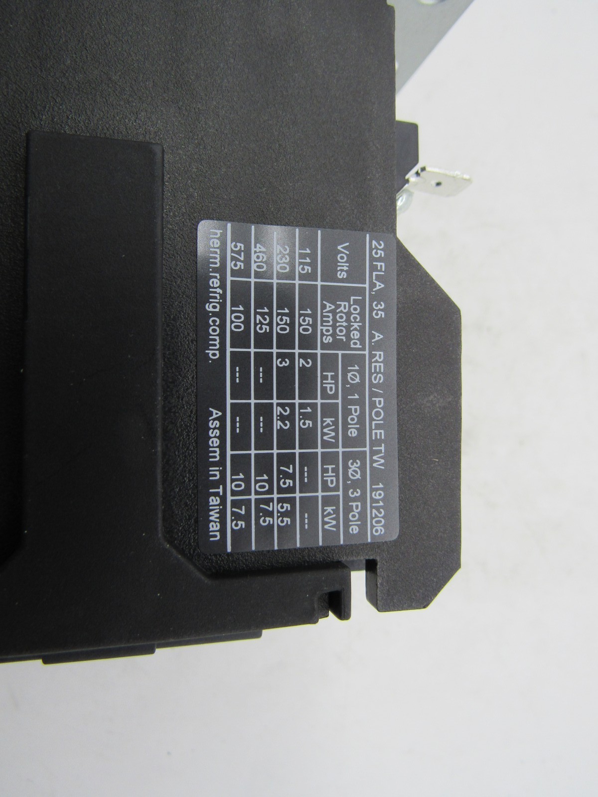 Eaton NSB C25DNE325A Definite Purpose Contactors 3P 25A 120V EA