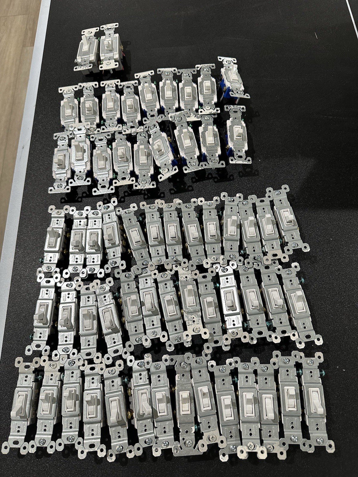 🔥 60 PCS 40×2 way 18×3 way 2×4 way wall light switch. 36 cover plate lot 🔥