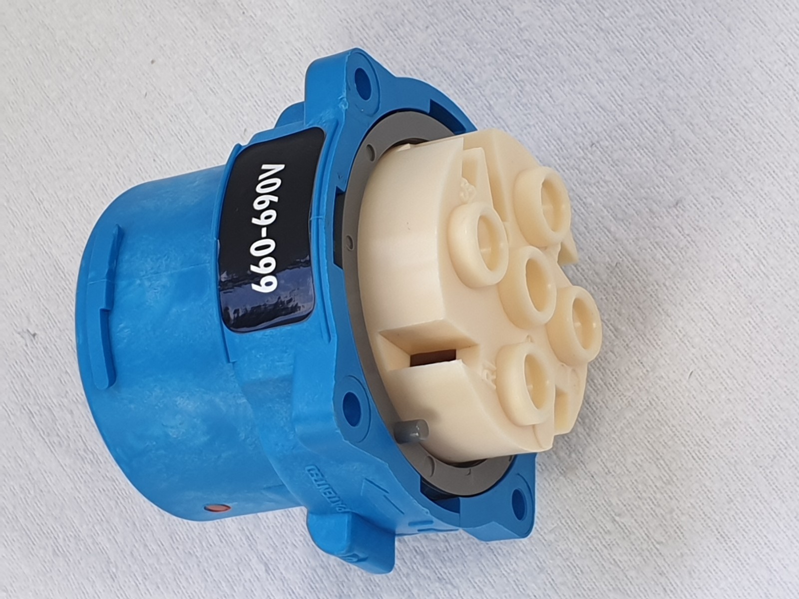 Marechal DS1 Appliance Inlet 3118193 690VAC 50Hz 30A 3P+E Blue Poly IP54 Unused