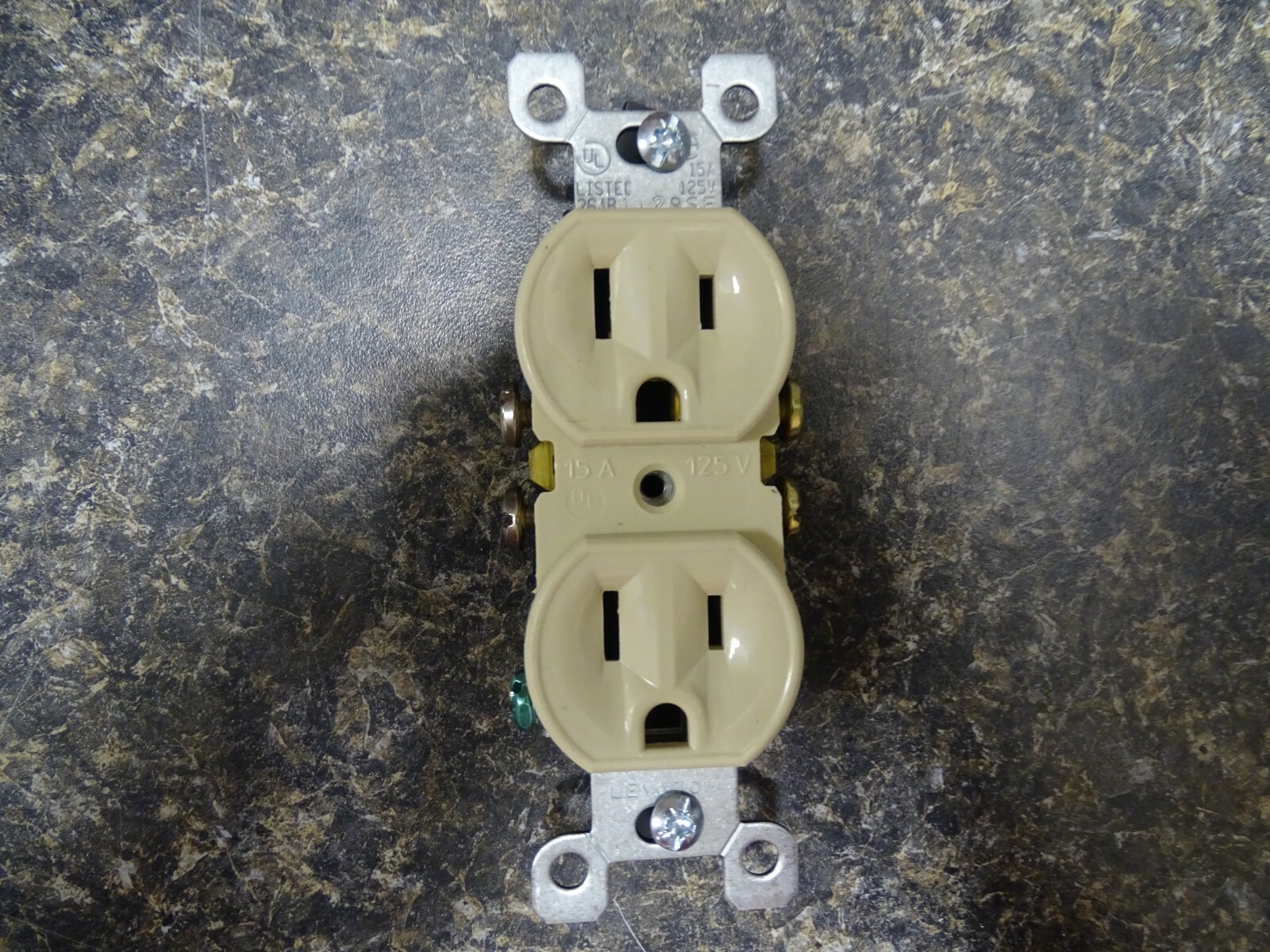 Leviton 05320-ICP 15 amps 125 volt Duplex Ivory Outlet 5-15R 1 pk