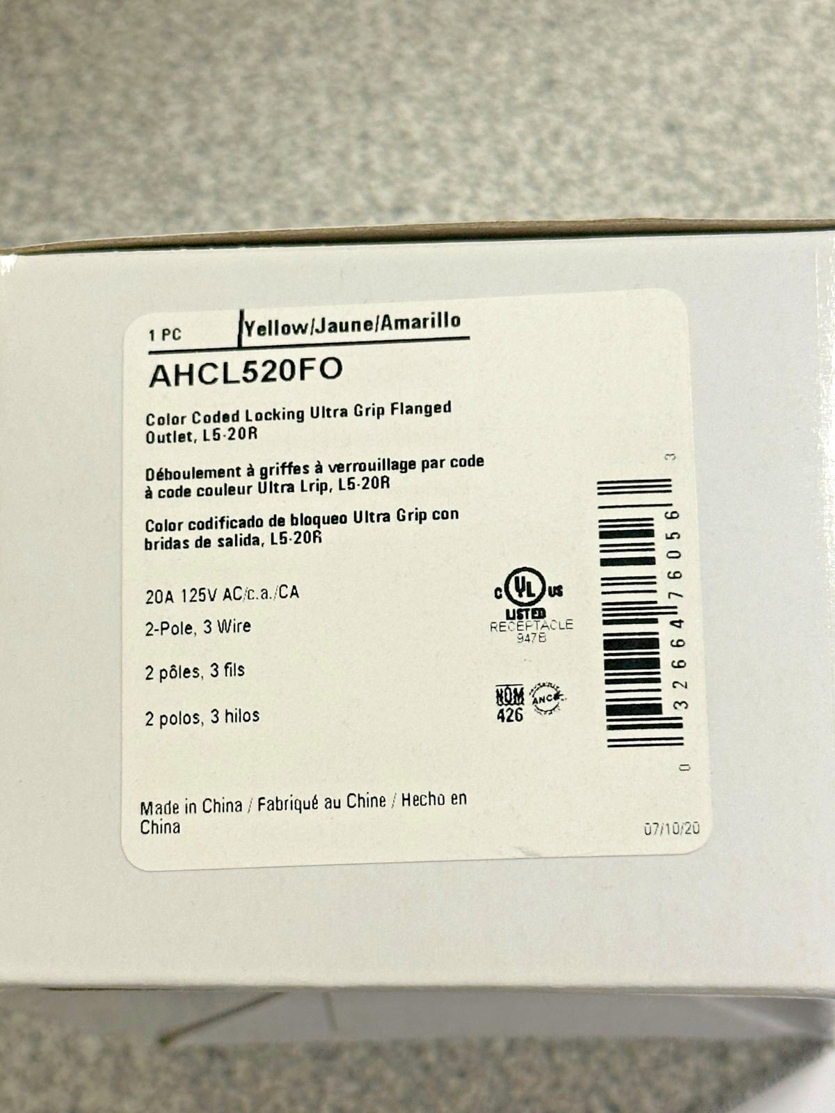 NEW Eaton AHCL520FO Yellow Locking Flanged Outlet 20A 125V 2 Pole 3 Wire L5-20R