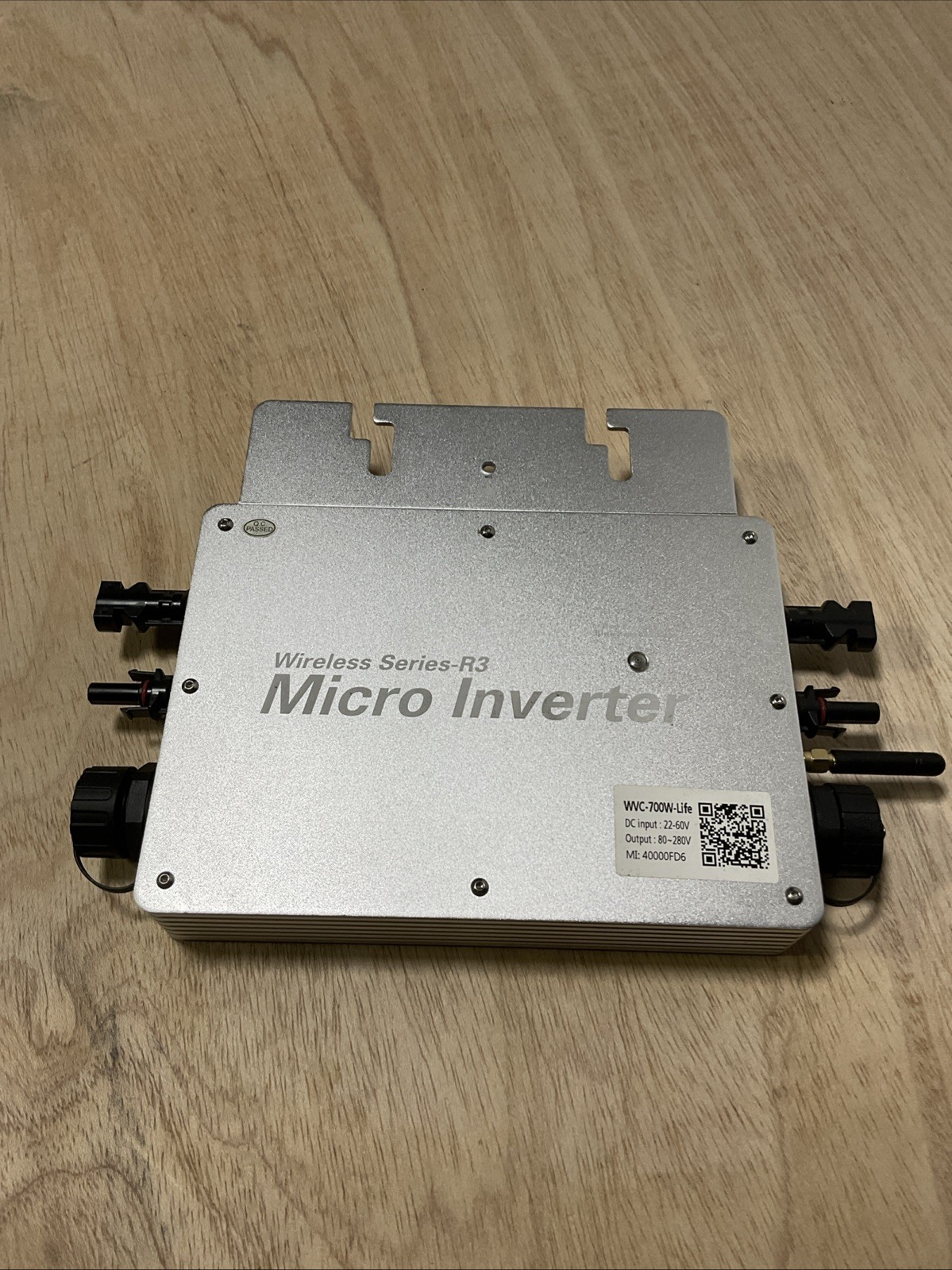 MPPT Grid Tie Smart Solar Micro Inverter 700W Grid Tie DC to AC 110V.
