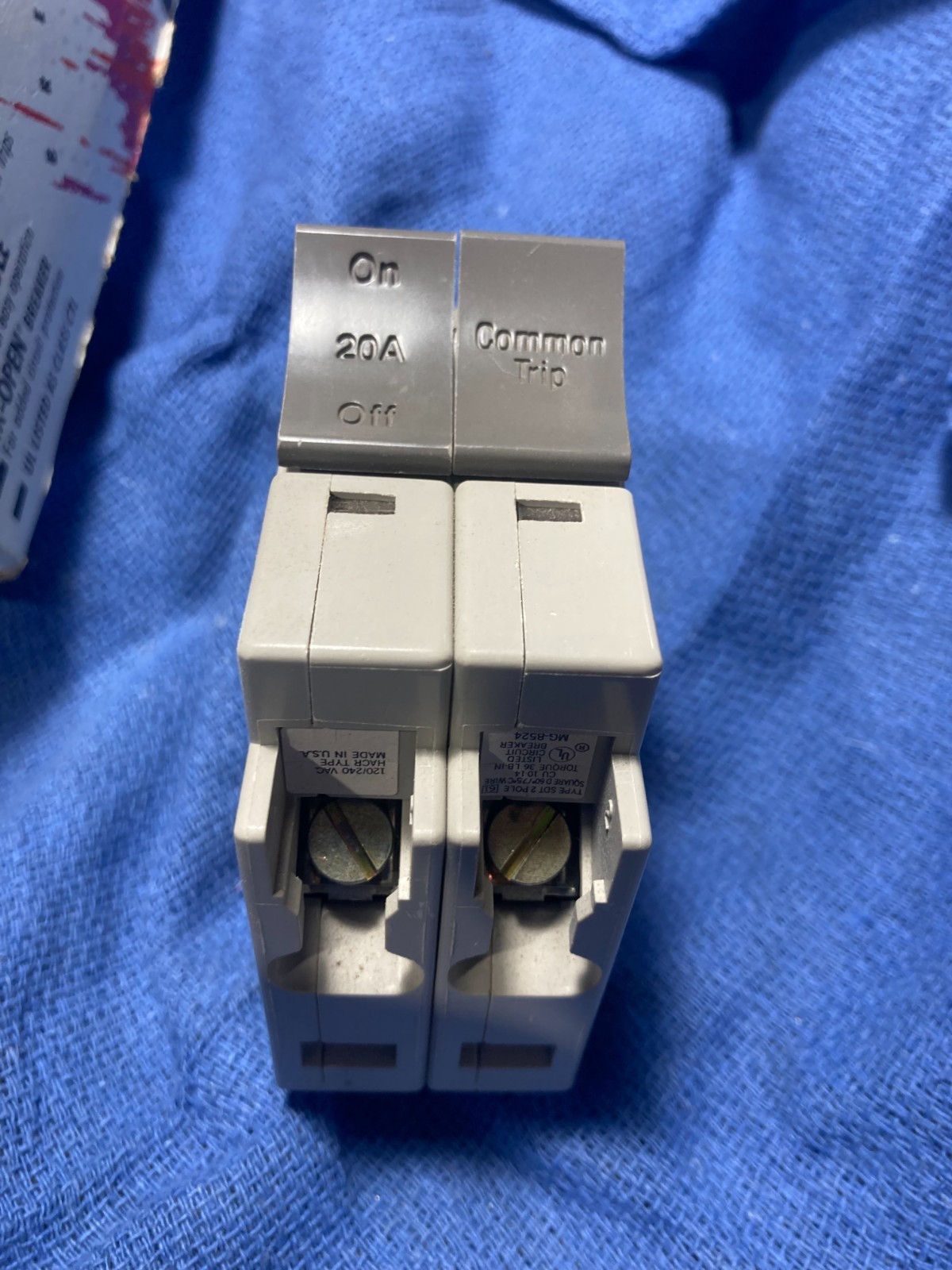 JUST 1 Square D SQUARE D TRILLIANT 20 AMP SDT220 CIRCUIT BREAKER 2 POLE 120-240