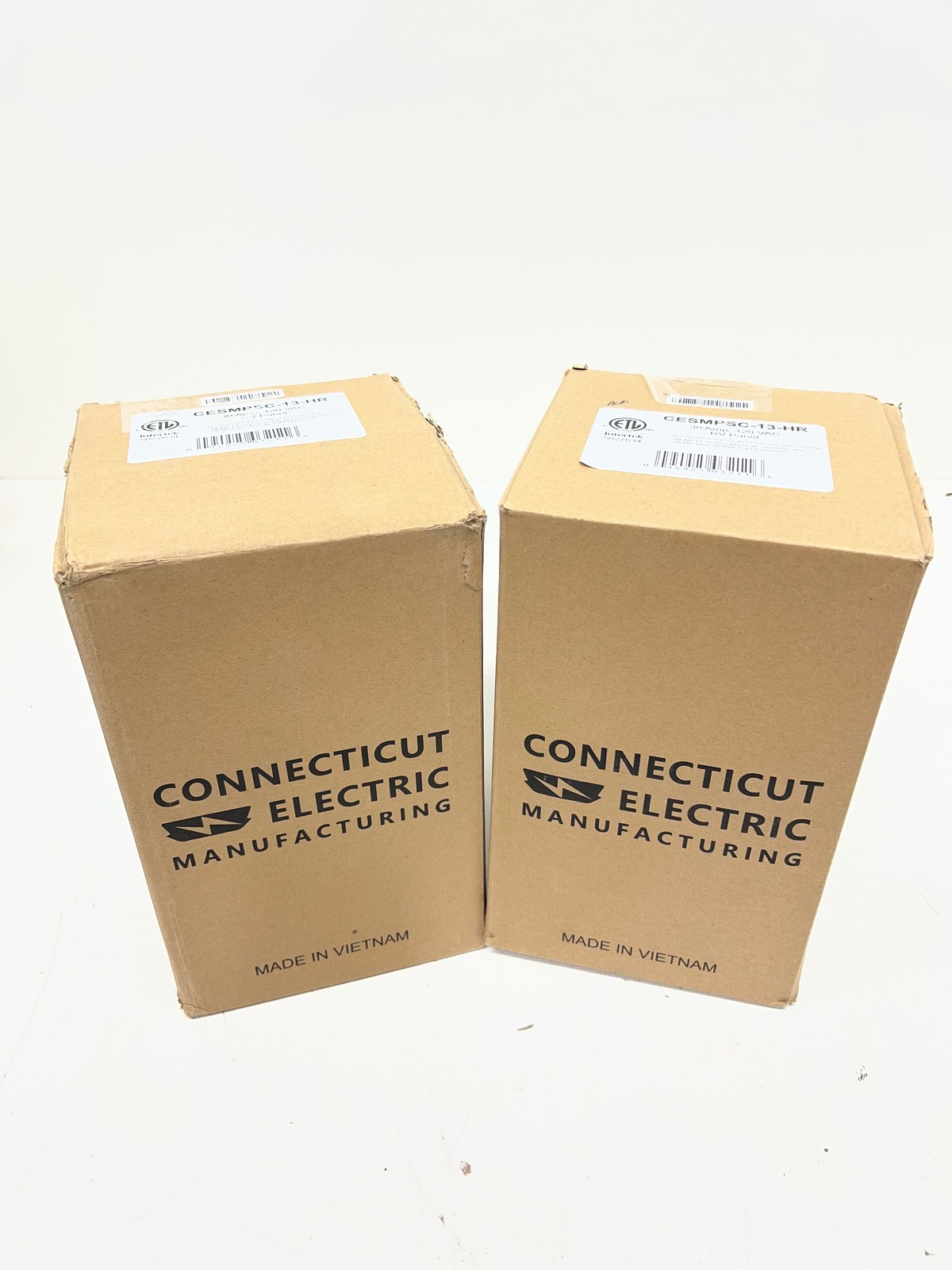 LOT OF 2 Connecticut Electric 30 Amp RV Power Outlet 30 Amp Single-Pole Breaker