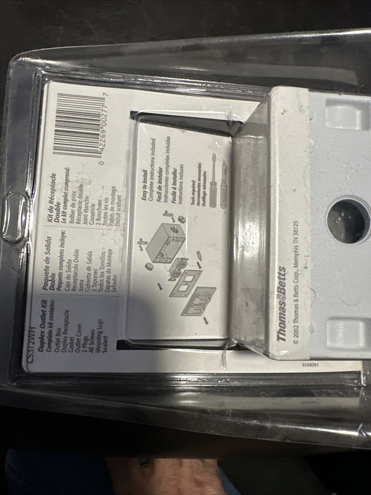 Thomas & Betts Duplex Outlet Kit No. CS312WH. 15A, 125 Volts AC Weatherproof
