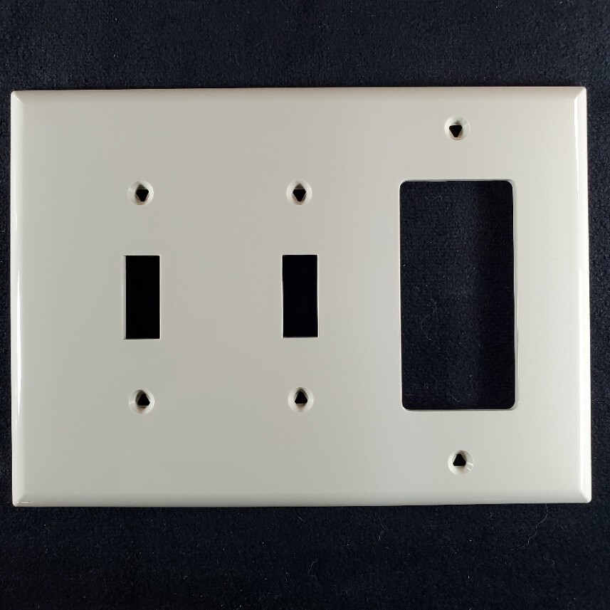Ivory 2-Toggle Switch 1-Decorator Rocker 3-Gang Wallplate Cooper PJ226V