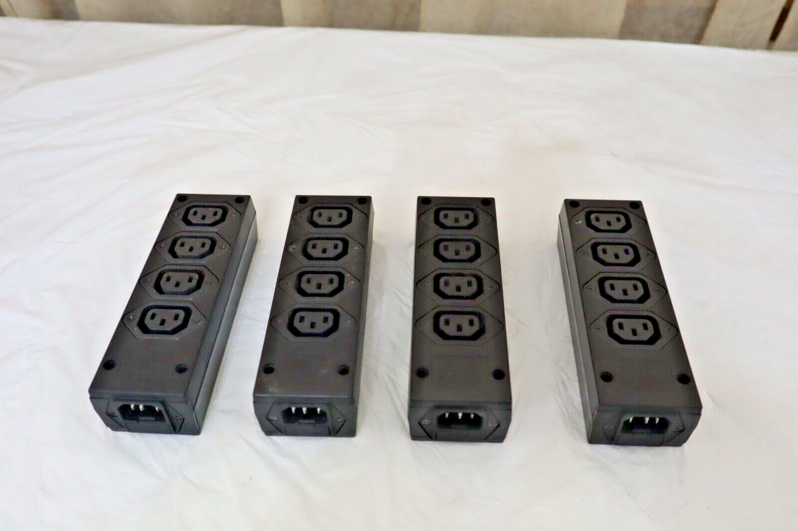 Rich Bay ICSZ-0104 Power outlet strips, 4 Outlets, 10A, 250V Lot of 4