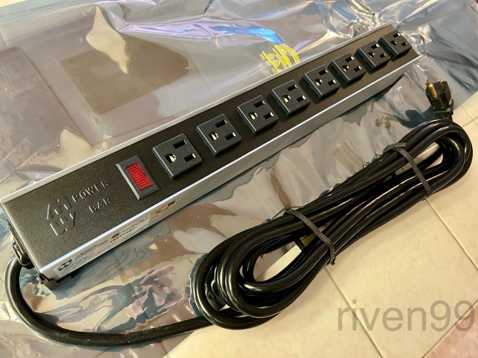 Hammond 1584T8B1 Aluminum Heavy Duty 8 Outlet Power Strip, Tap, 120VAC, 15ft