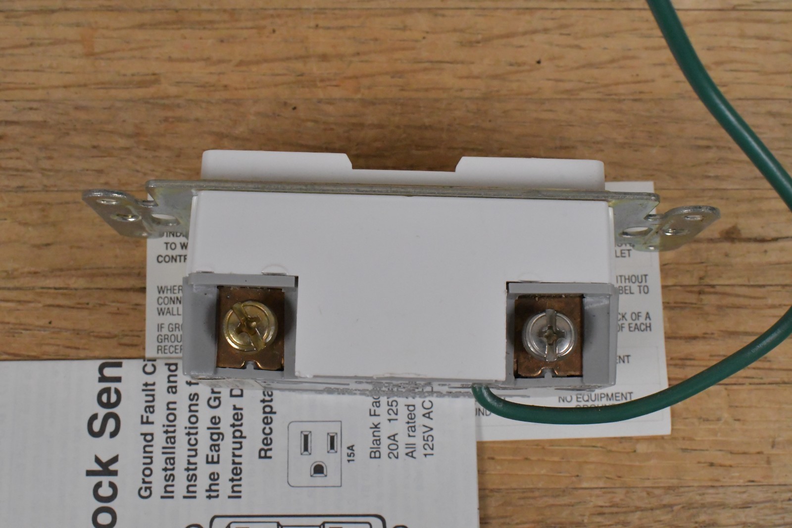 Eagle Horizontal GFCI Shock Sentry Interrupter Duplex Receptacle 646-2W-Box