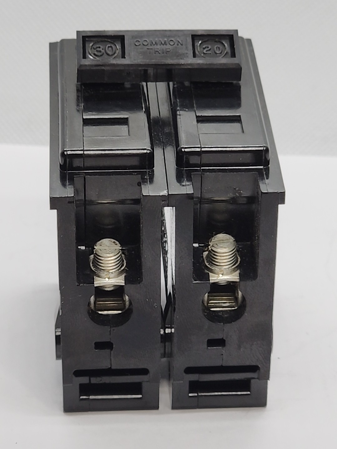 WESTINGHOUSE QUICKLAG BD3020 2POLES 30A, 20A 120/240V CIRCUIT BREAKE [1WS3-4]