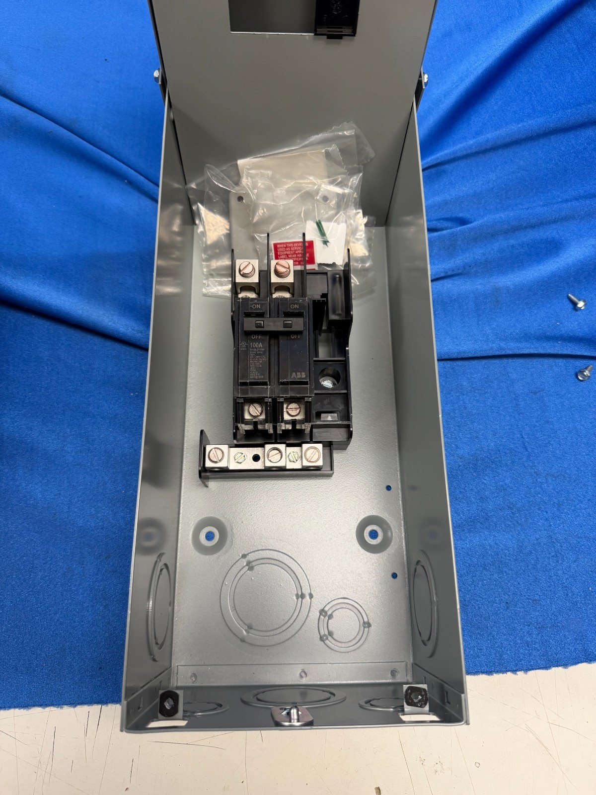ABB GE TQL100RE 100 Amp Outdoor Circuit Breaker Enclosure New Open Box