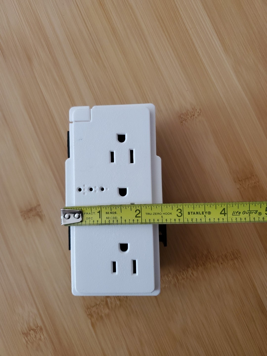 TRIPLEX PLUG Part No 7029-9532 ( Lot Of 6 ).