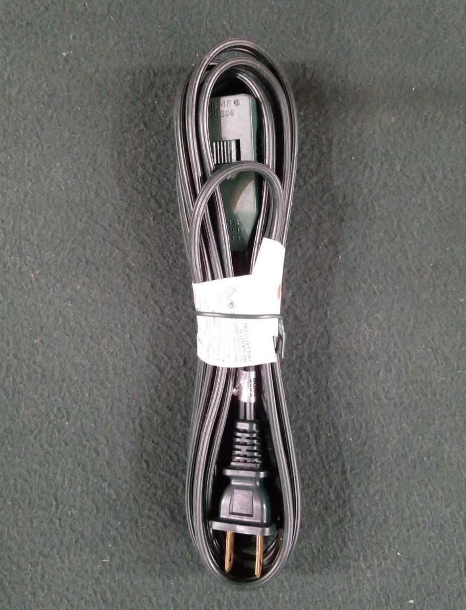 New/Old Stock Lot of 3 Green Target 9 Foot Indoor Extension Cords 3 Outlet