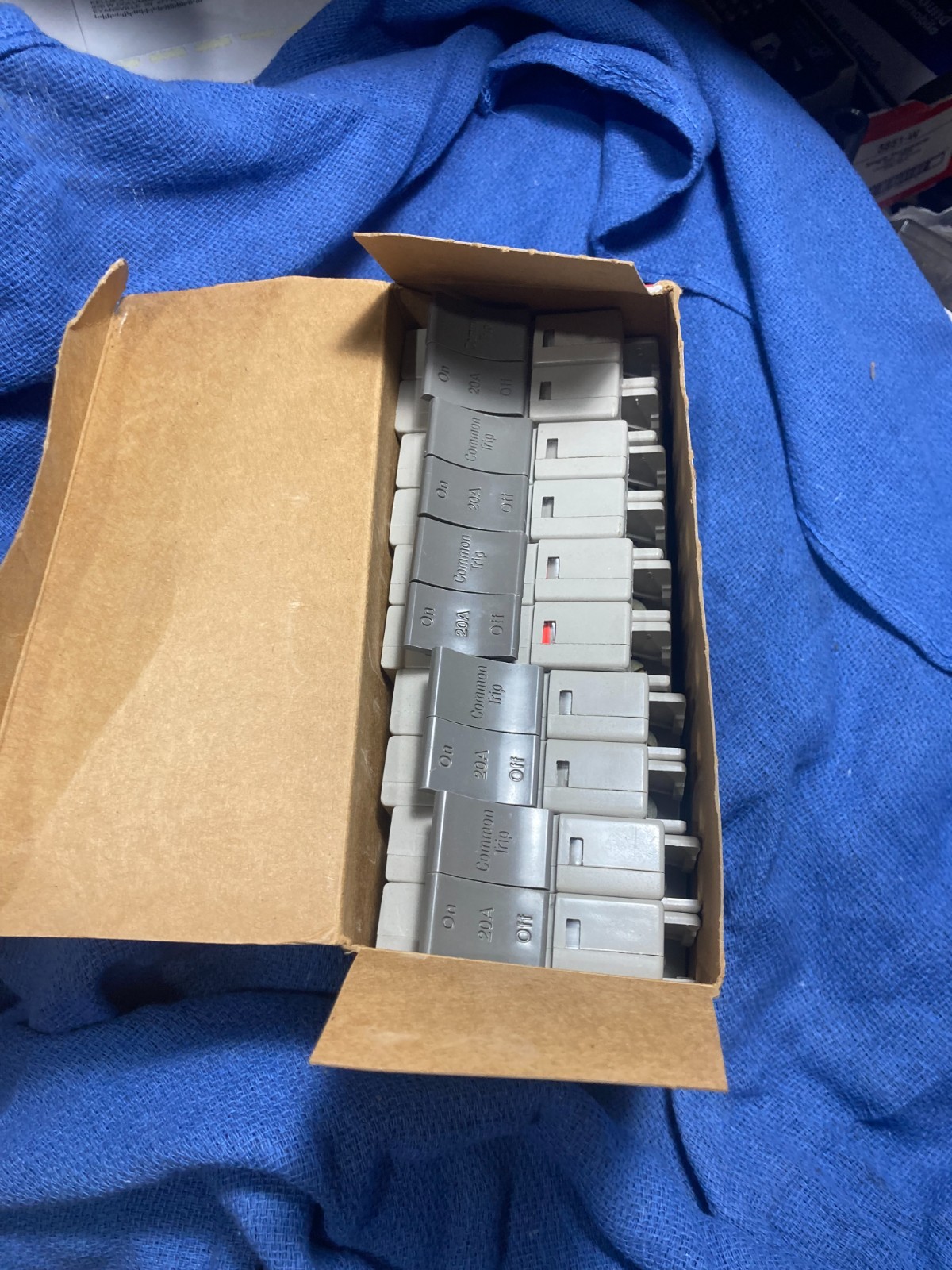JUST 1 Square D SQUARE D TRILLIANT 20 AMP SDT220 CIRCUIT BREAKER 2 POLE 120-240