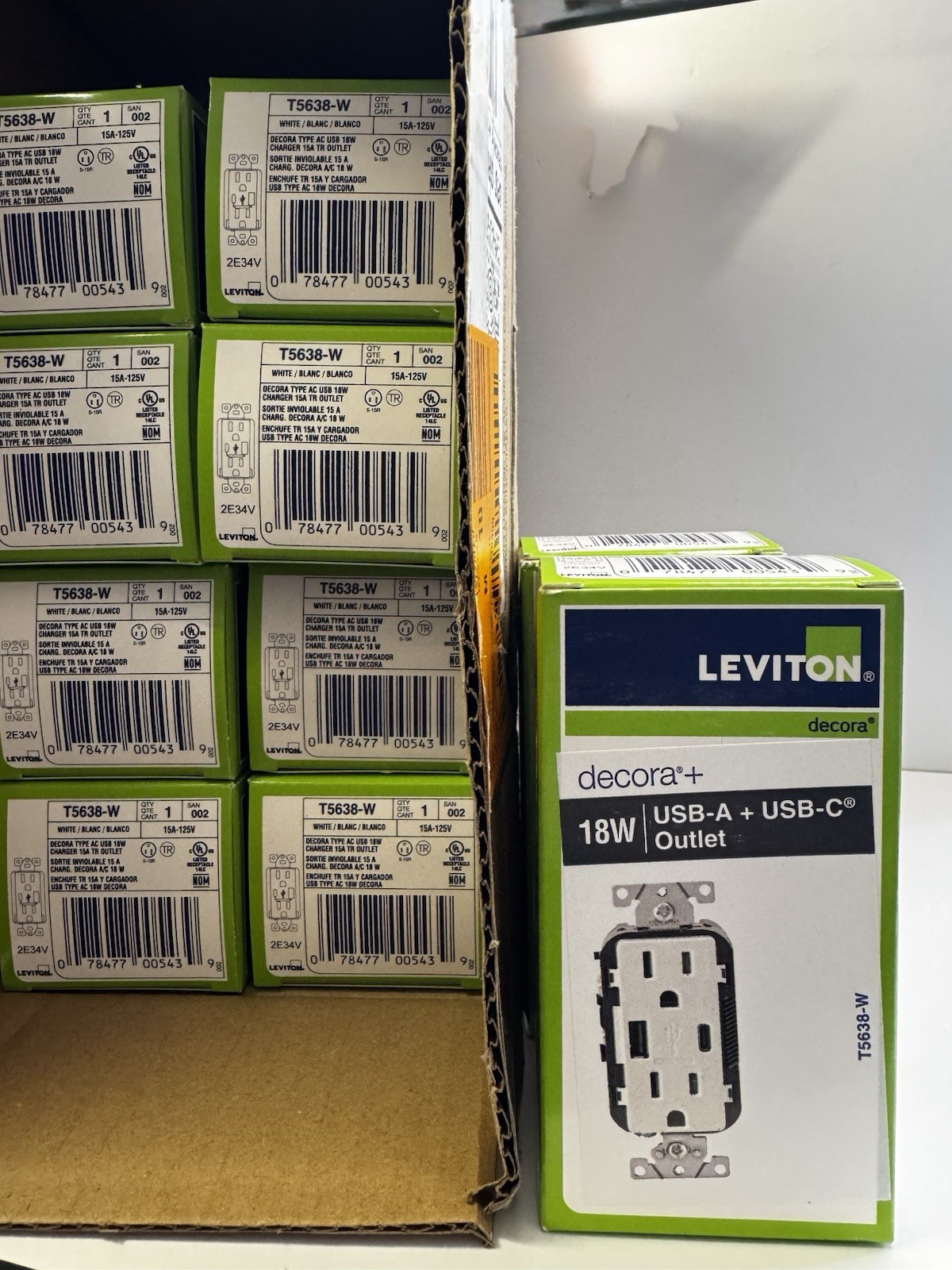Leviton T5638-W: USB Type A & C In-Wall Charger 1 Case 10 Outlets