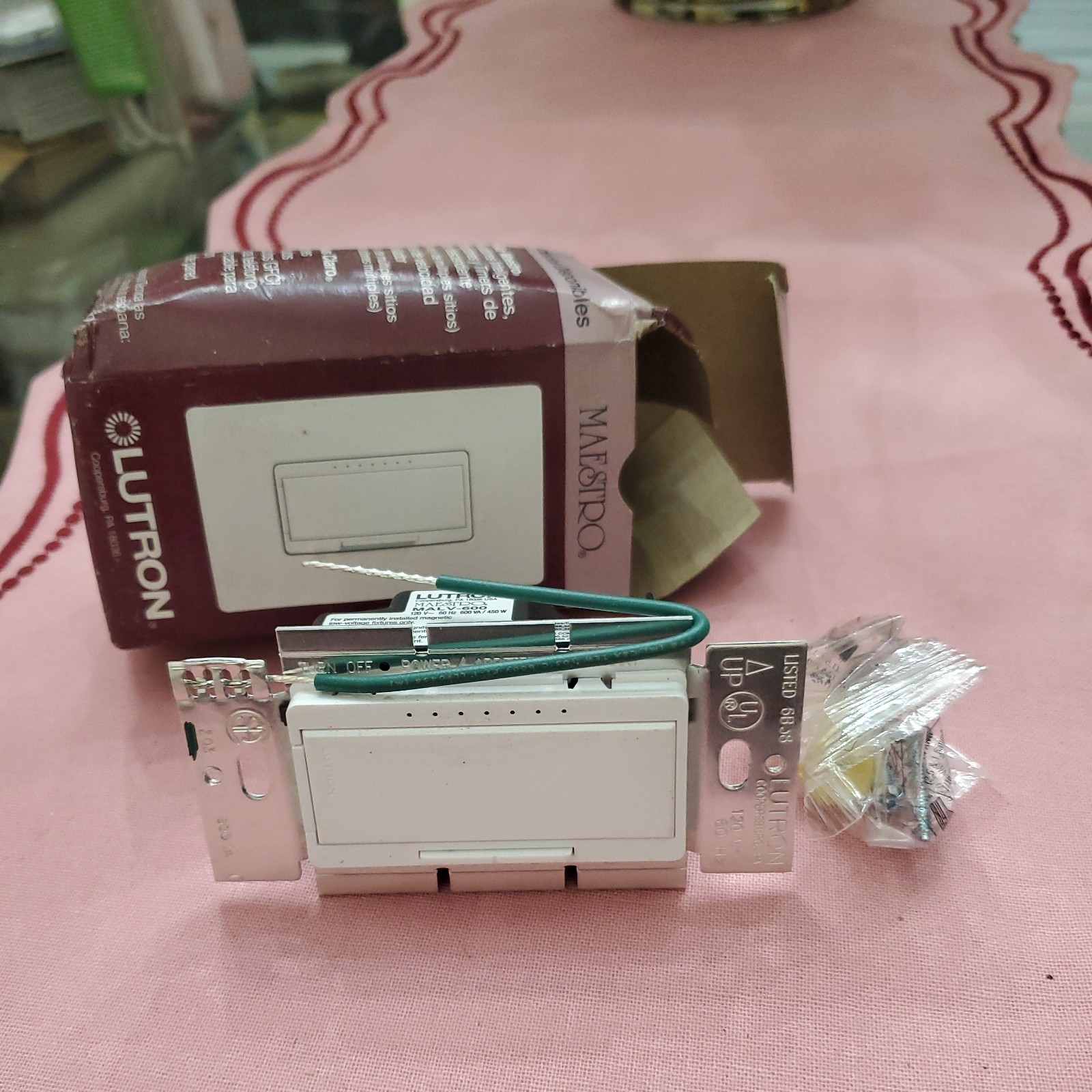 Lutron Maestro MALV-600 Dimmer (New in Box)