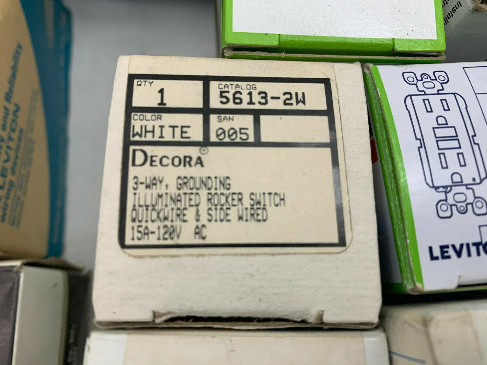 Leviton 80301 Lot Of Misc Dimmers 6606-AW Plates 80301-SW(16) See Pictures #E1
