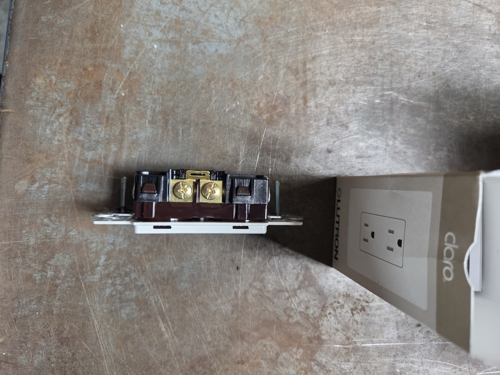 Lot of 30 Lutron SCRS-15-TR-BW tamper proof duplex Decora receptacle