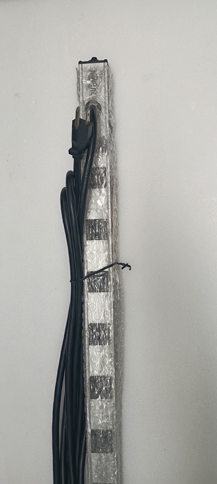 TRIPP LITE PS3612 12 Outlets Power Strip Brand New No Packaging