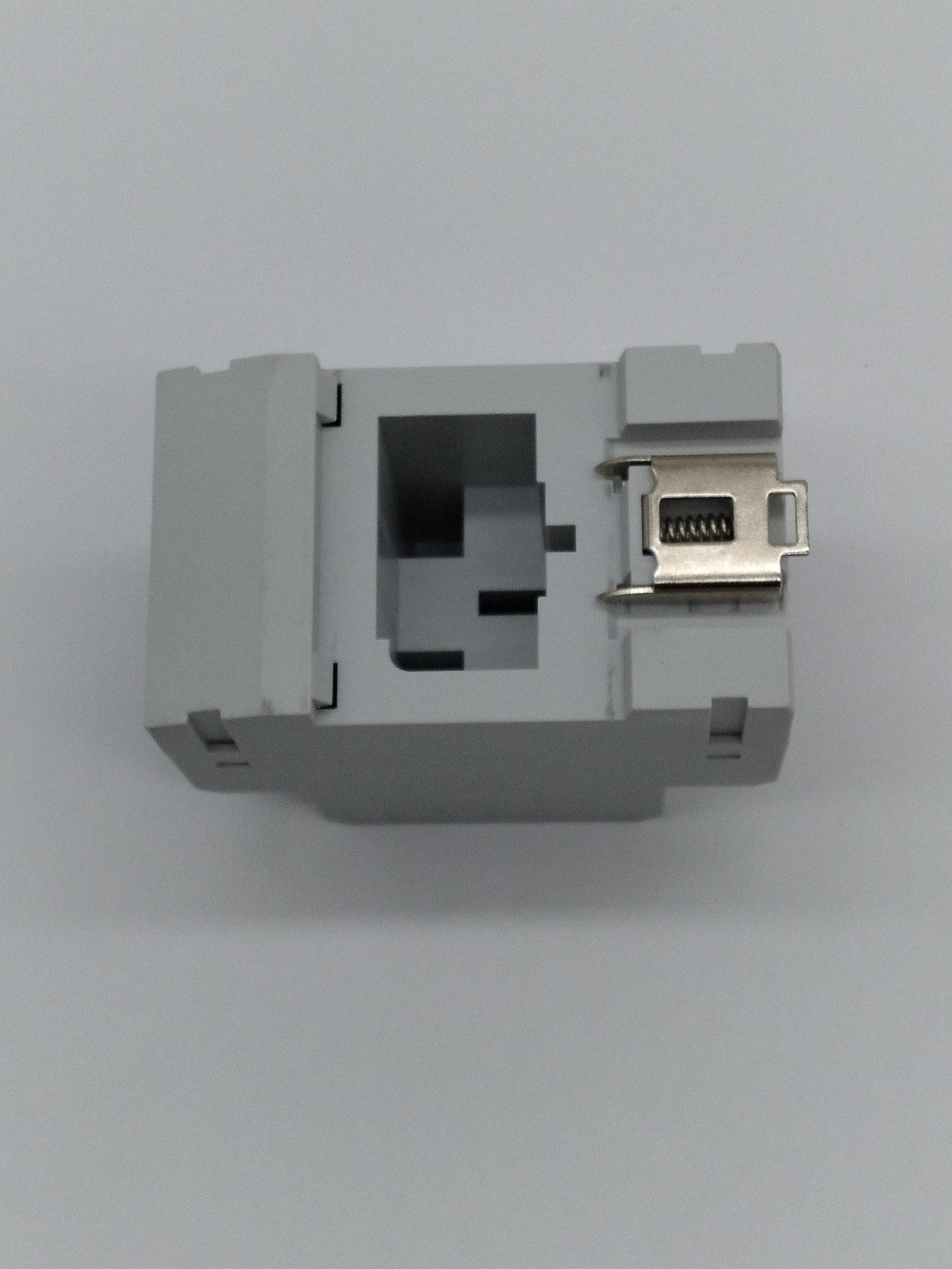 Unknown AD22US DIN‑Rail Mount AC Power Outlet Module