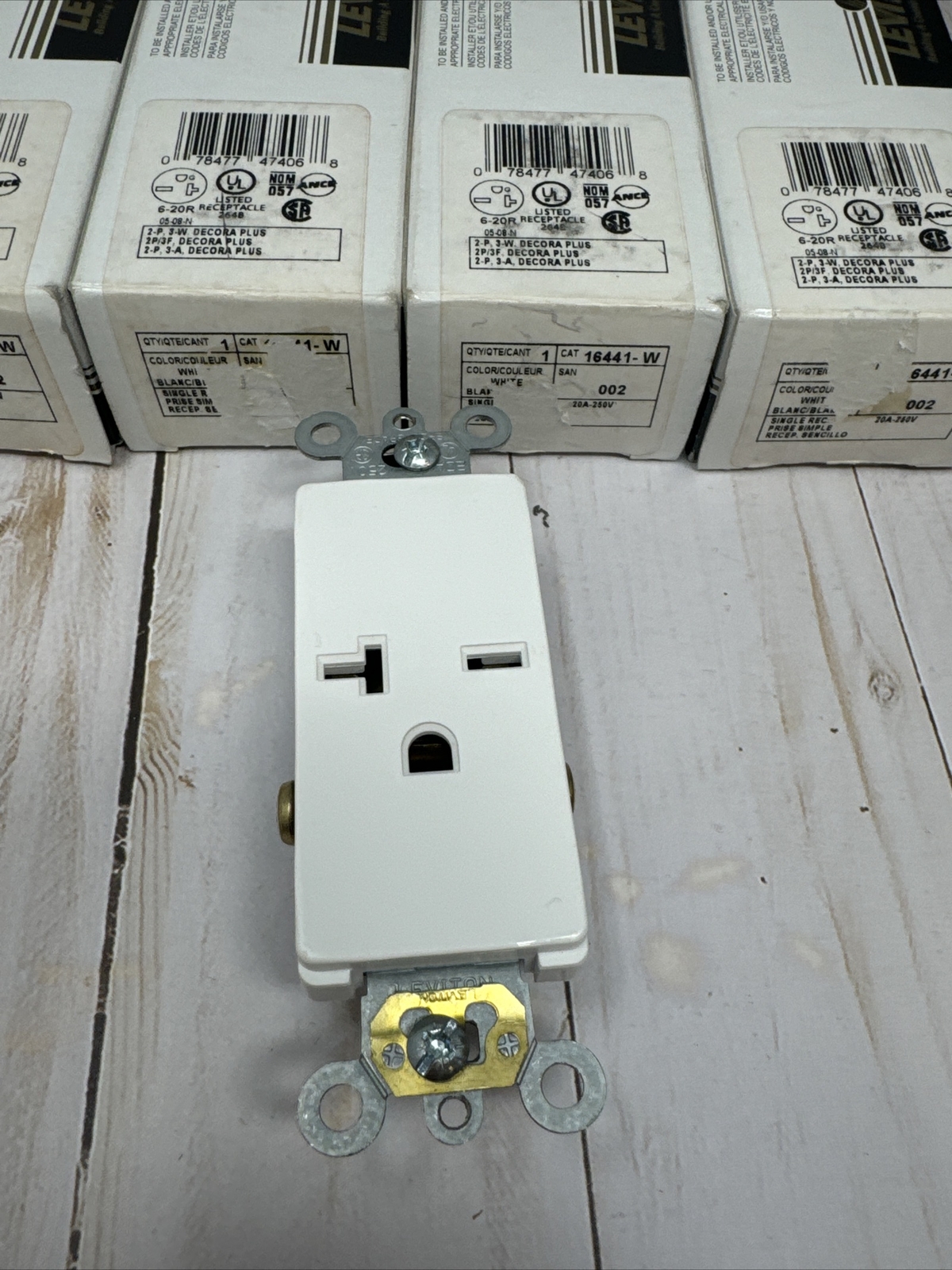 4 New Old Stock Leviton Decora Plus Grounded Duplex Outlet No. 16251-W